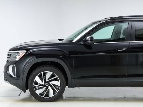 New 2026 Volkswagen Atlas SE FWD image 3