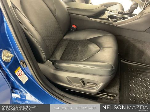 Used 2019 Toyota Camry XSE w/ Navigation Package FWD image 28