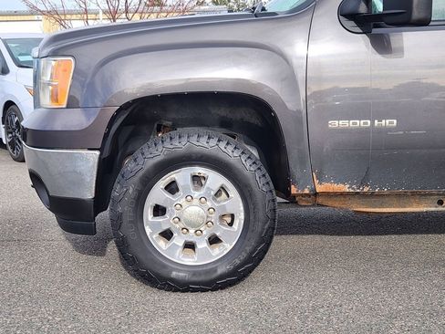 Used 2011 GMC Sierra 3500 SLE w/ SLE Preferred Package image 8