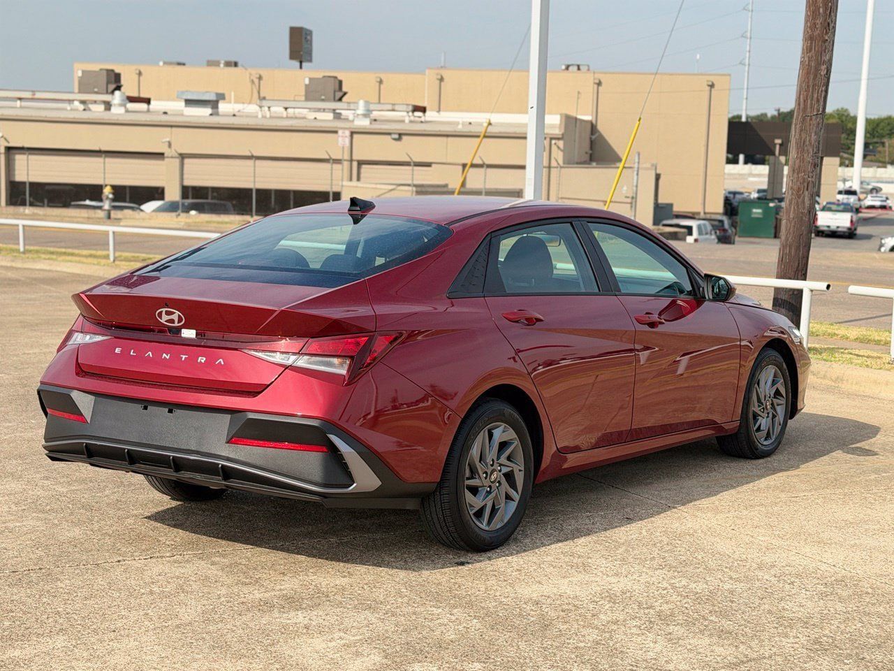 Used 2024 Hyundai Elantra SEL FWD image 7