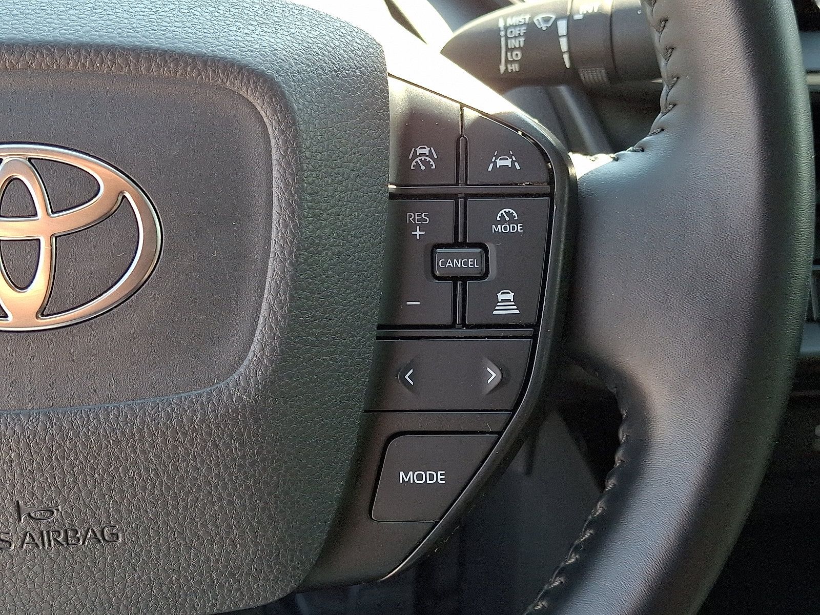 Used 2024 Toyota Prius LE FWD image 21
