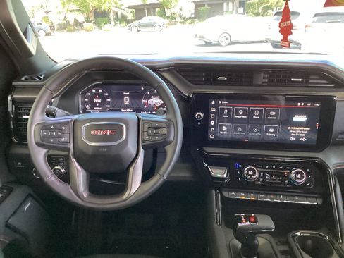 Used 2025 GMC Sierra 1500 AT4 w/ AT4 Premium Package AWD/4WD image 17