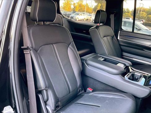 Used 2023 Jeep Grand Wagoneer Series II image 22