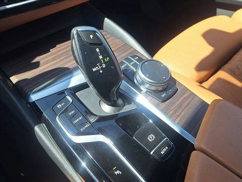 Used 2023 BMW 530i image 14