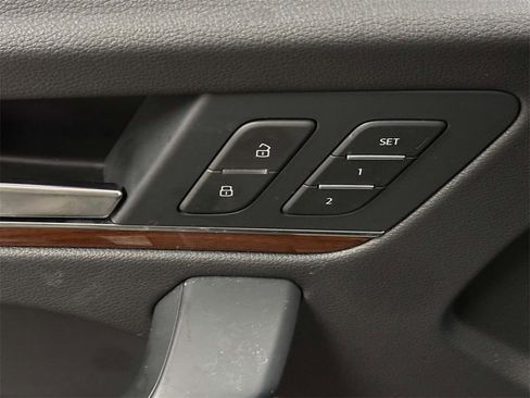 Used 2023 Audi Q5 2.0T Premium w/ Convenience Package image 11