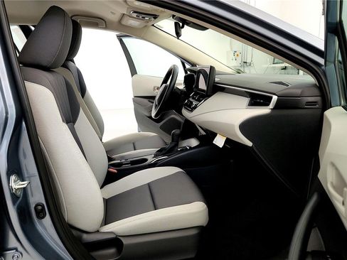 Used 2023 Toyota Corolla LE w/ Carpet Mat Package (TMS) image 33