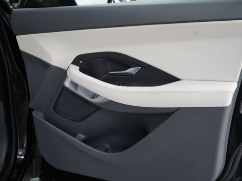 Used 2019 Jaguar E-PACE S image 10