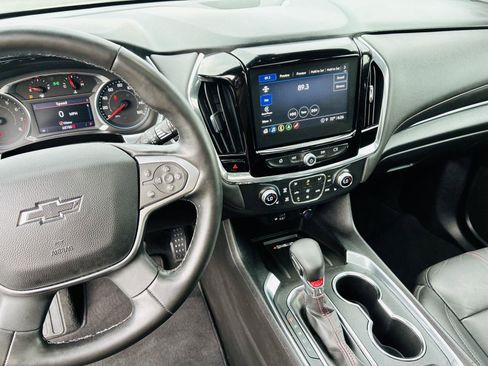 Used 2023 Chevrolet Traverse RS image 26