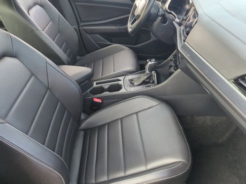 Certified 2024 Volkswagen Jetta SE image 18