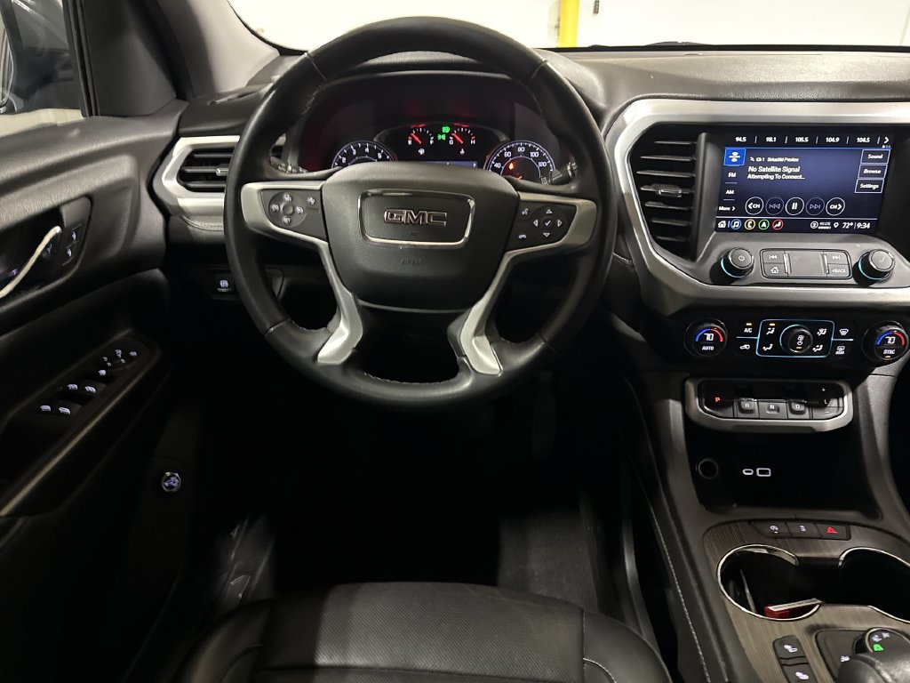 Used 2023 GMC Acadia SLT FWD image 11