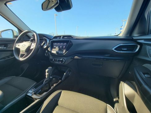 Used 2021 Chevrolet TrailBlazer LT w/ Convenience Package image 9