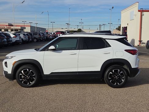 Used 2023 Chevrolet TrailBlazer LT image 2