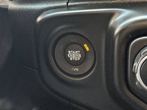 Used 2021 Jeep Wrangler Unlimited Sahara AWD/4WD image 22