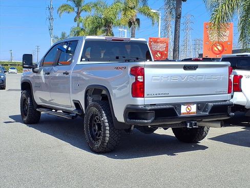Used 2022 Chevrolet Silverado 2500 Custom w/ Custom Value Package image 4