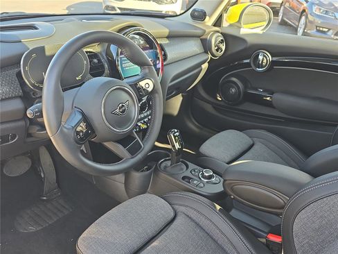 Used 2024 MINI Cooper SE image 17