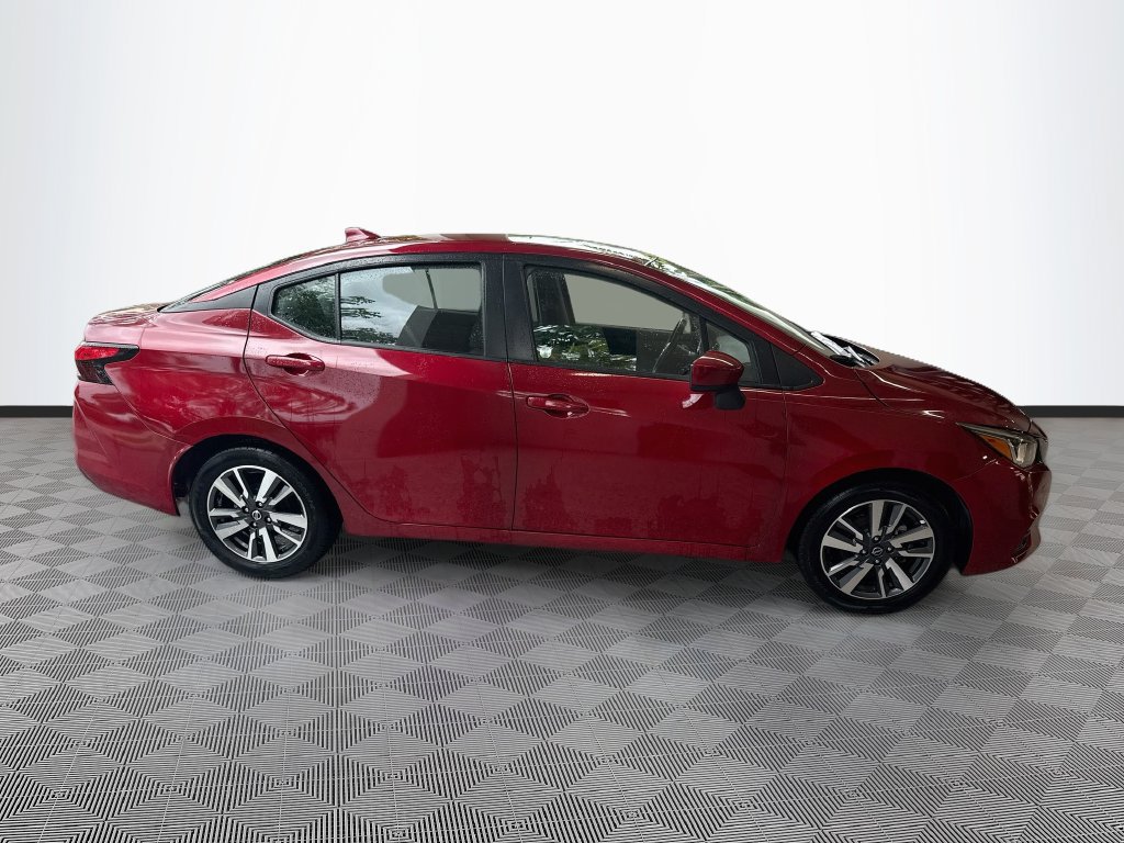 Used 2022 Nissan Versa SV FWD image 5
