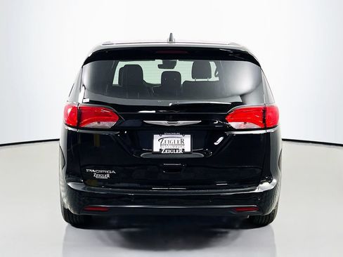 New 2027 Chrysler Pacifica LX FWD image 6