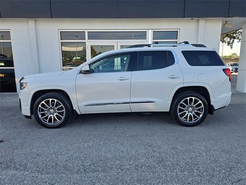 Certified 2022 GMC Acadia Denali w/ Denali Ultimate Package image 4