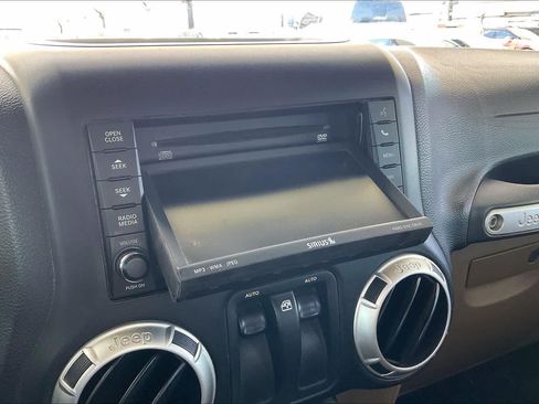 Used 2012 Jeep Wrangler Sahara w/ Connectivity Group AWD/4WD image 30