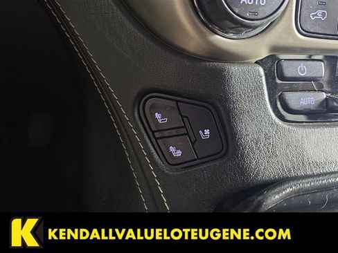 Used 2020 GMC Yukon XL Denali w/ Denali Ultimate Package AWD/4WD image 17