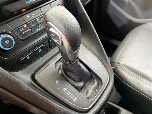 Used 2022 Ford Transit Connect XL image 17