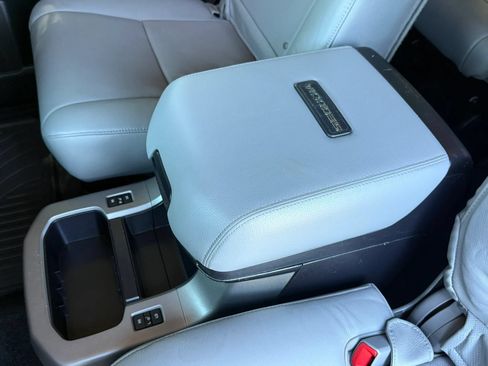 Used 2017 Toyota Sequoia Platinum AWD/4WD image 34