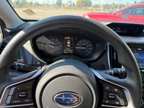 Used 2022 Subaru Crosstrek 2.0i image 17