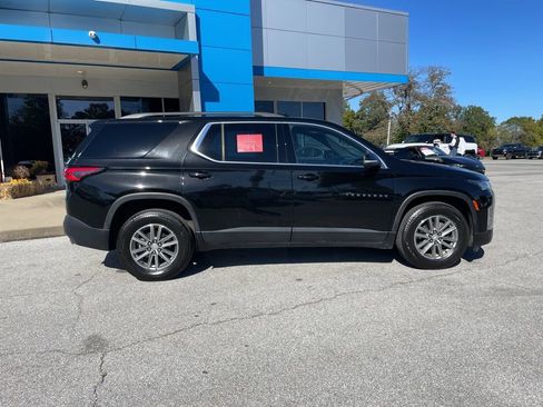 Used 2023 Chevrolet Traverse LT image 59