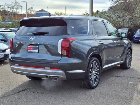 Used 2023 Hyundai Palisade Calligraphy image 4
