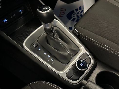 Used 2023 Hyundai Venue SEL w/ Cargo Package image 16