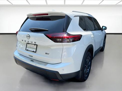 Used 2024 Nissan Rogue SV w/ SV Premium Package FWD image 6