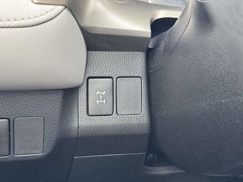 Used 2013 Toyota RAV4 XLE AWD/4WD image 22