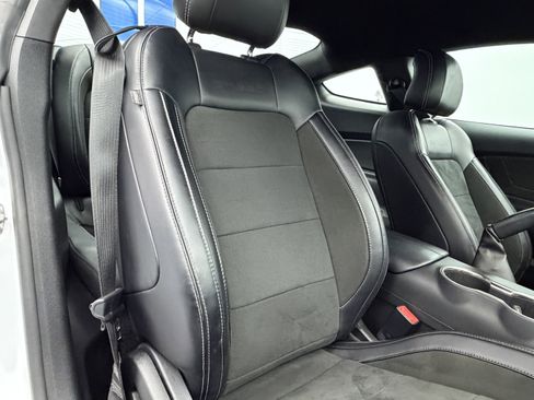 Used 2017 Ford Mustang Shelby GT350 image 84