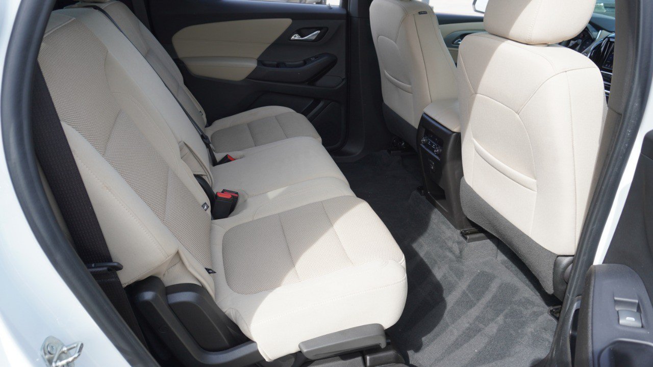 Used 2022 Chevrolet Traverse LS FWD image 27