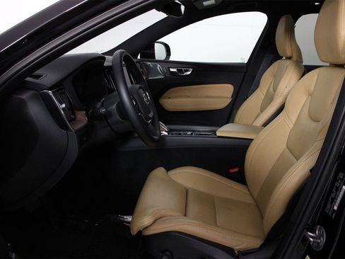 Certified 2023 Volvo XC60 B6 Ultimate w/ Protection Package Premier image 31