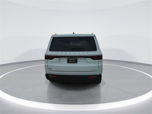 Used 2024 Jeep Wagoneer Series II image 7
