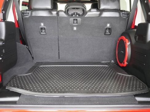 Used 2018 Jeep Wrangler Unlimited Sahara image 24