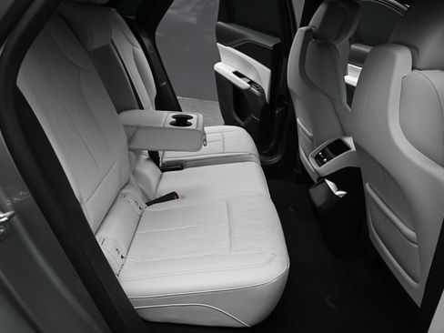 Certified 2024 Cadillac Lyriq Luxury AWD/4WD image 23