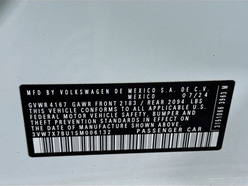 Certified 2025 Volkswagen Jetta SE w/ Sunroof Package image 30