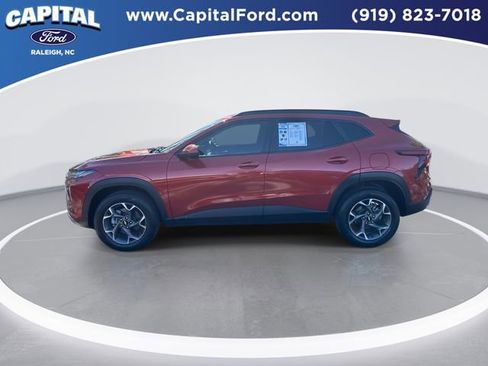 Used 2024 Chevrolet Trax LT image 5