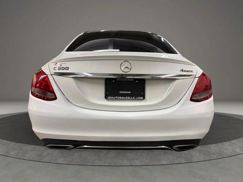 Used 2018 Mercedes-Benz C 300 4MATIC Sedan image 4
