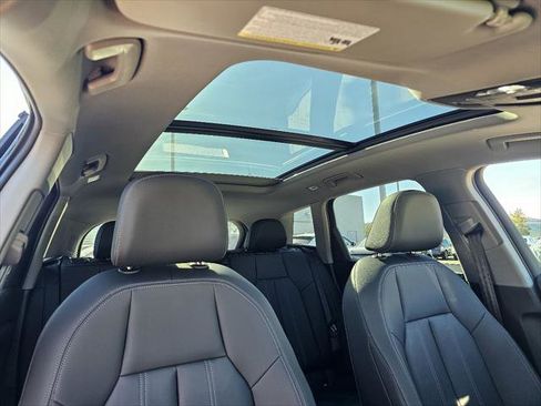 Used 2025 Audi Q6 e-tron Premium w/ Convenience Package image 3