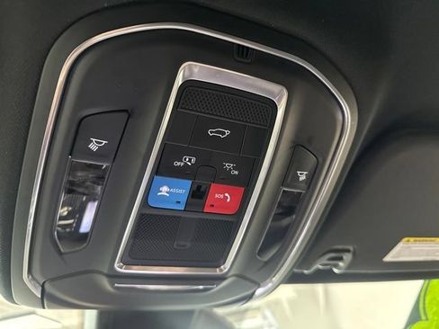 Used 2022 Jeep Wagoneer Series II AWD/4WD image 52