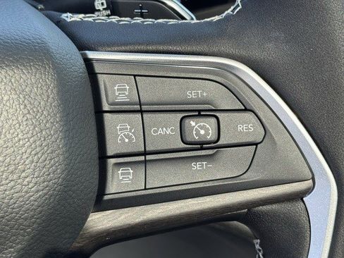 New 2025 Jeep Grand Cherokee Limited image 18