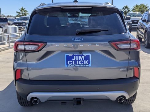 New 2026 Ford Escape SE w/ Class II Trailer Tow Package image 3