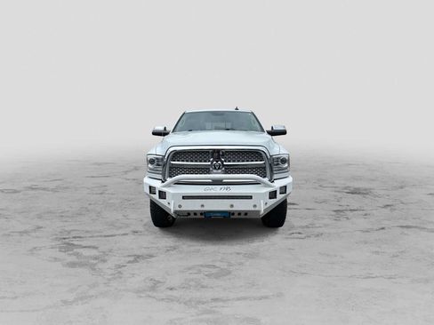 Used 2018 RAM 2500 Laramie w/ Convenience Group AWD/4WD image 3