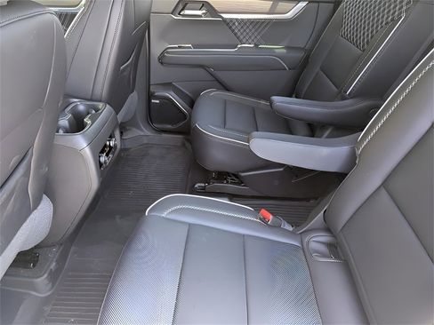 New 2026 GMC Acadia Denali w/ Super Cruise Package image 21