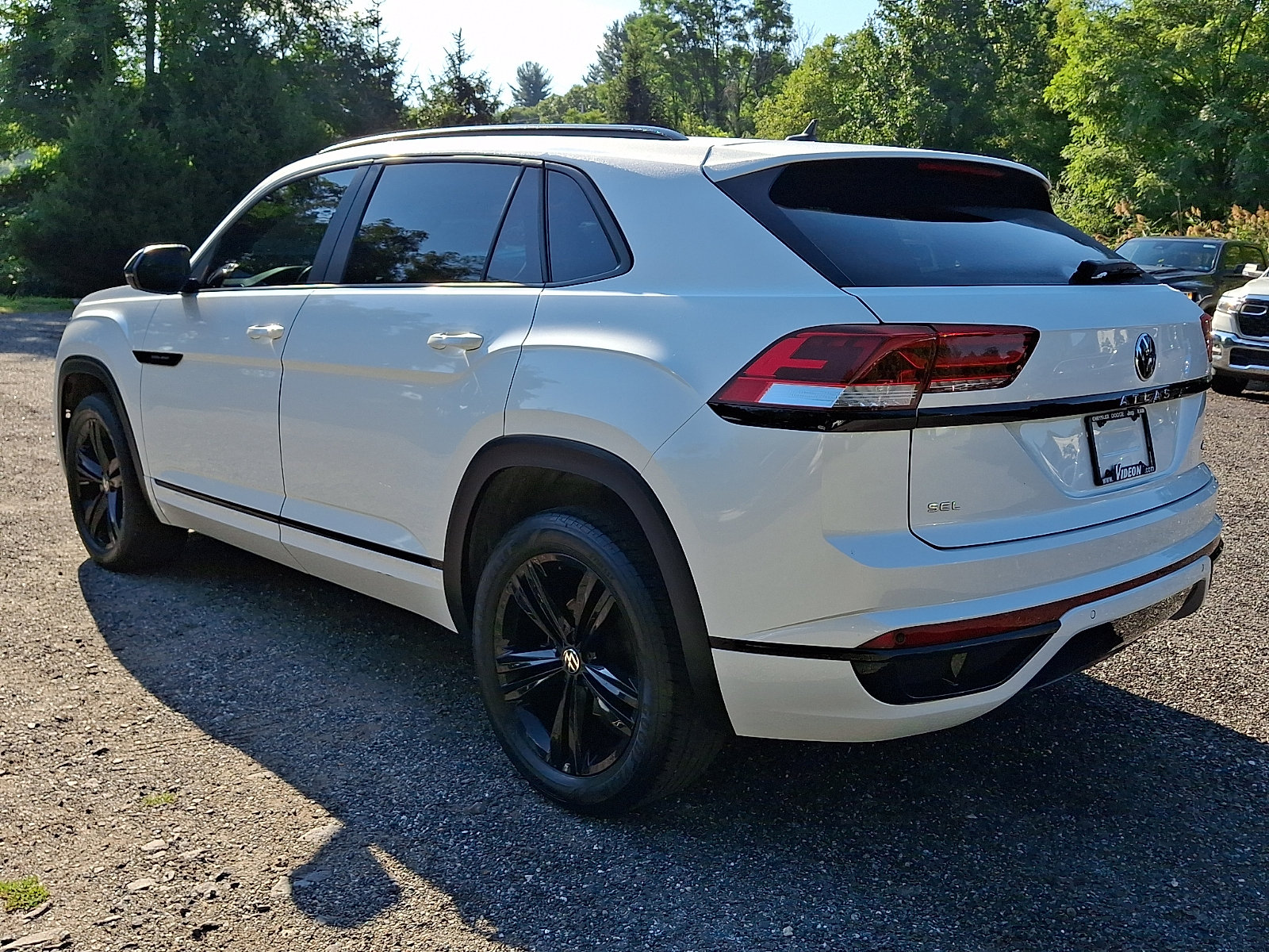 Used 2023 Volkswagen Atlas Cross Sport SEL R-Line AWD/4WD image 4