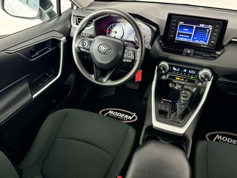 Used 2021 Toyota RAV4 LE AWD/4WD image 27