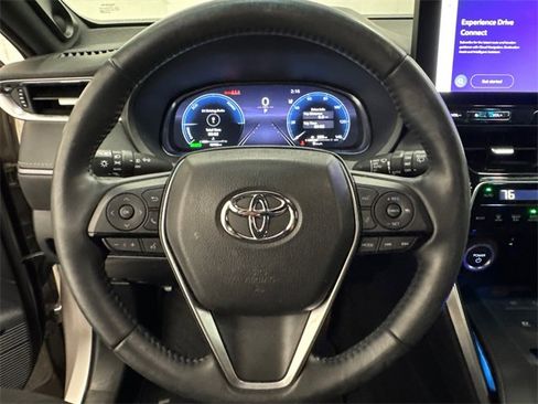 Used 2024 Toyota Venza Limited image 14